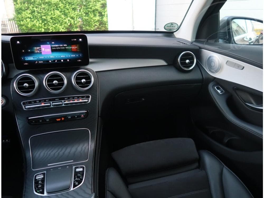 2020 Mercedes-Benz GLC - 22