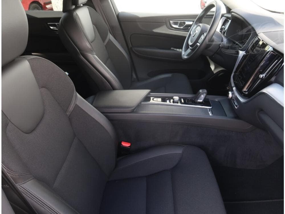 2020 Volvo XC60 - 17