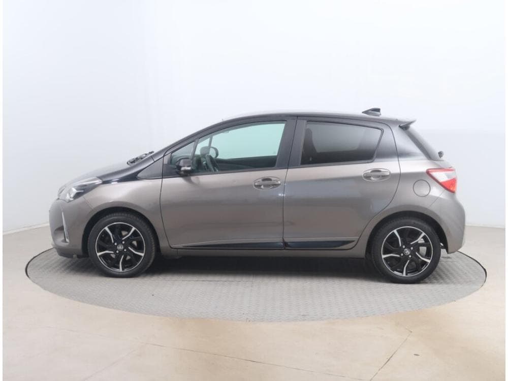 2018 Toyota YARIS - 3