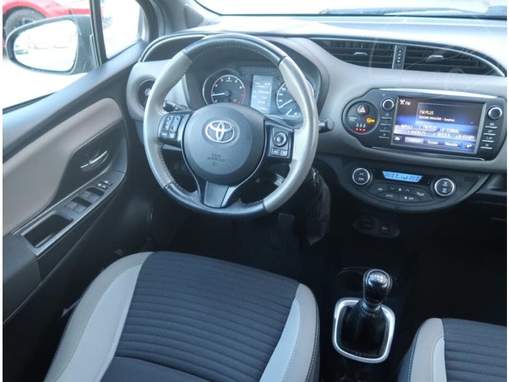 2018 Toyota YARIS - 7