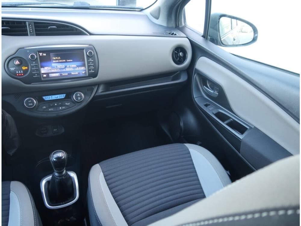 2018 Toyota YARIS - 8