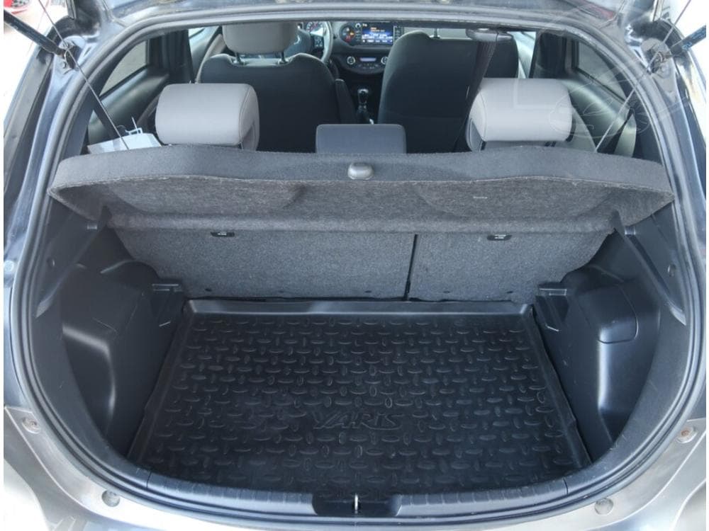 2018 Toyota YARIS - 13