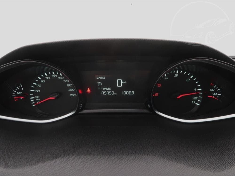 2015 Peugeot 308 - 11