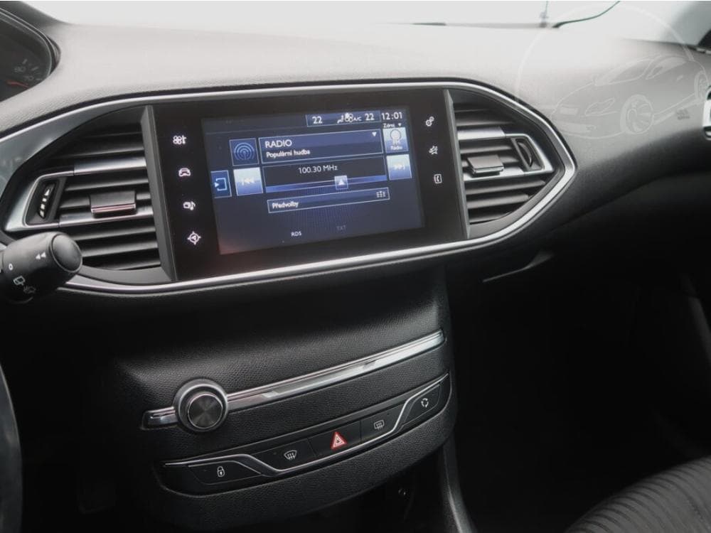 2015 Peugeot 308 - 12
