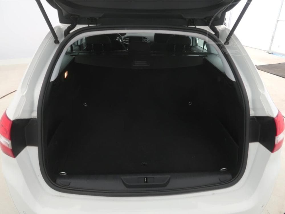 2015 Peugeot 308 - 14