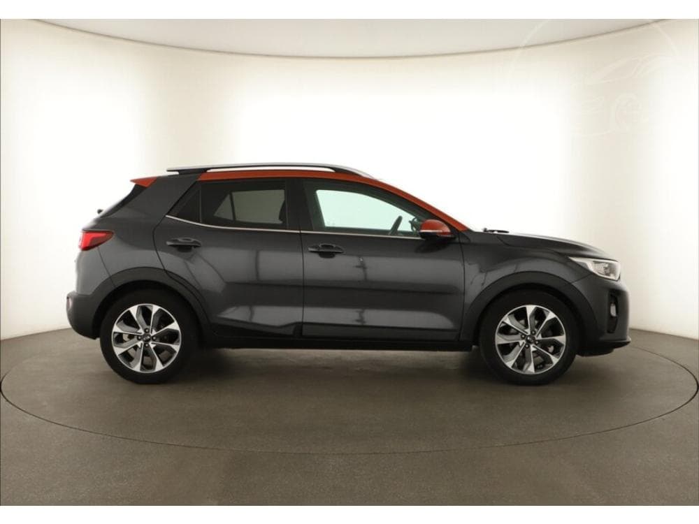 2018 Kia STONIC - 16