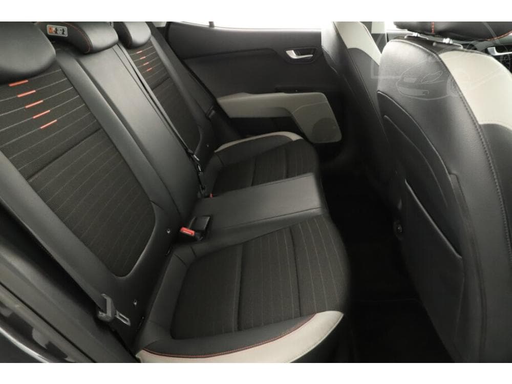 2018 Kia STONIC - 25