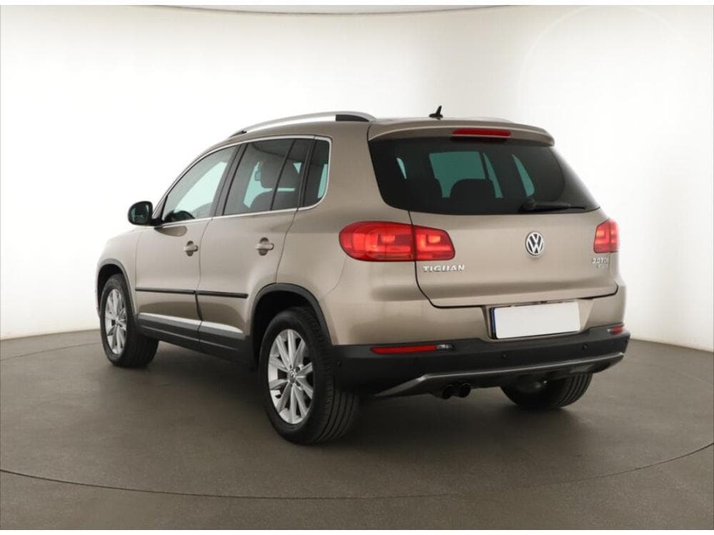 2012 Volkswagen TIGUAN - 4