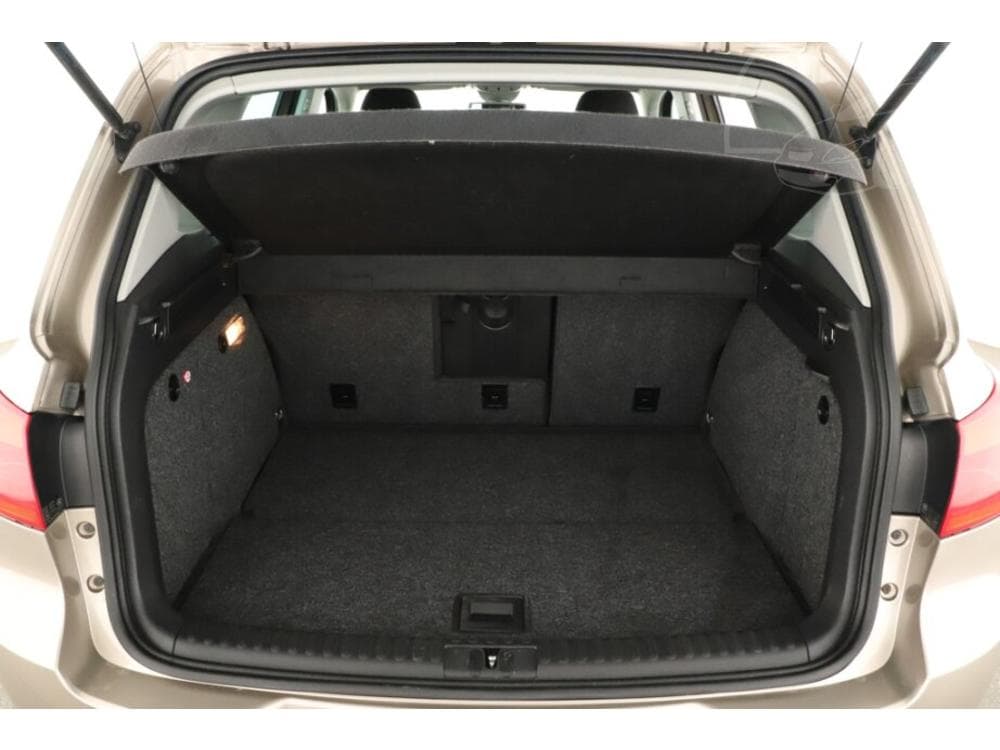 2012 Volkswagen TIGUAN - 10