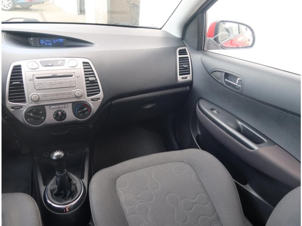 2011 Hyundai i20 - 15