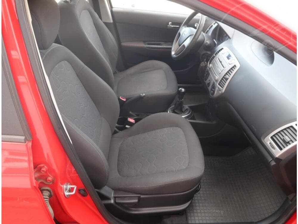 2011 Hyundai i20 - 17