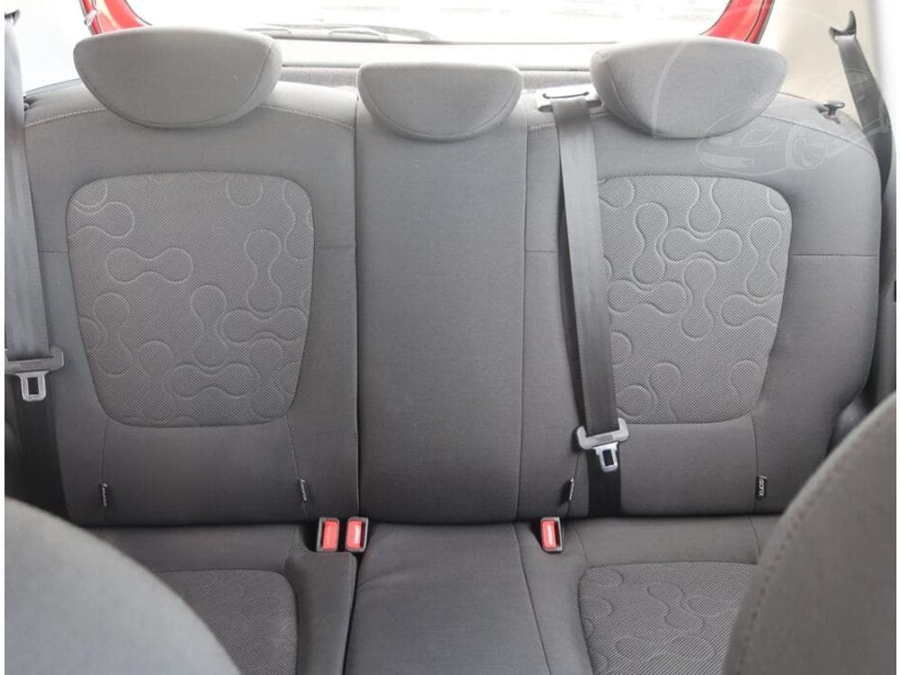 2011 Hyundai i20 - 19