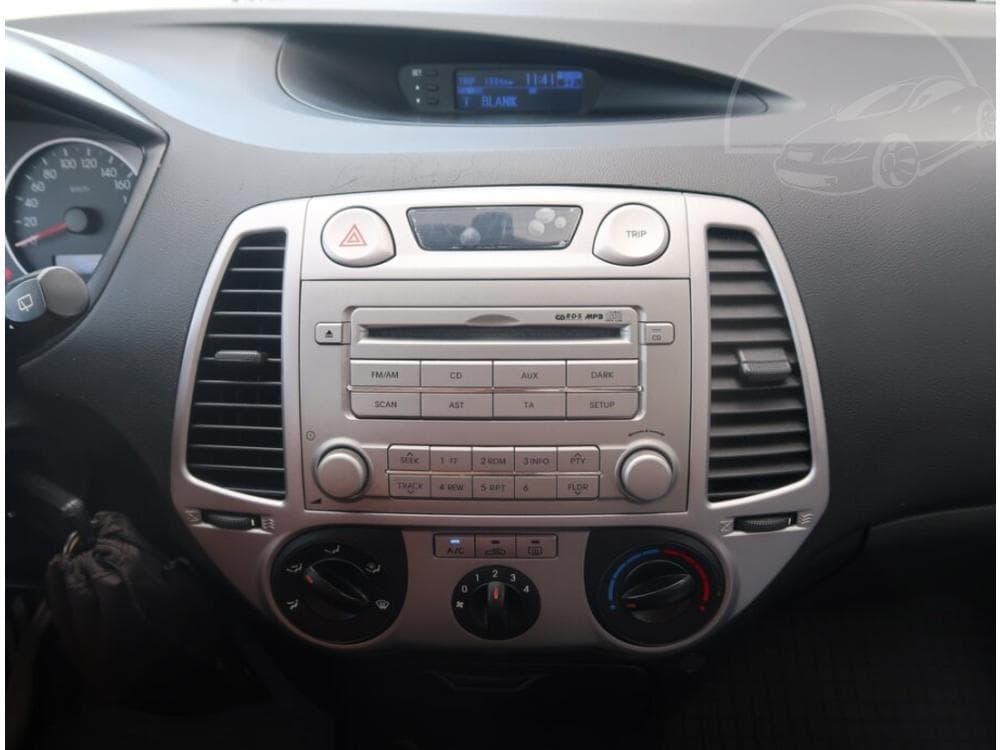 2011 Hyundai i20 - 23