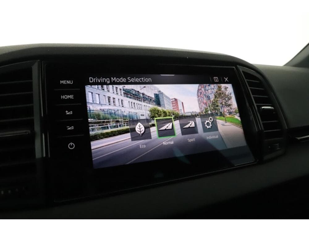 2025 Škoda KAROQ - 27