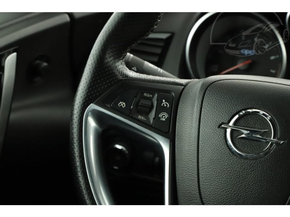 2012 Opel ASTRA - 37