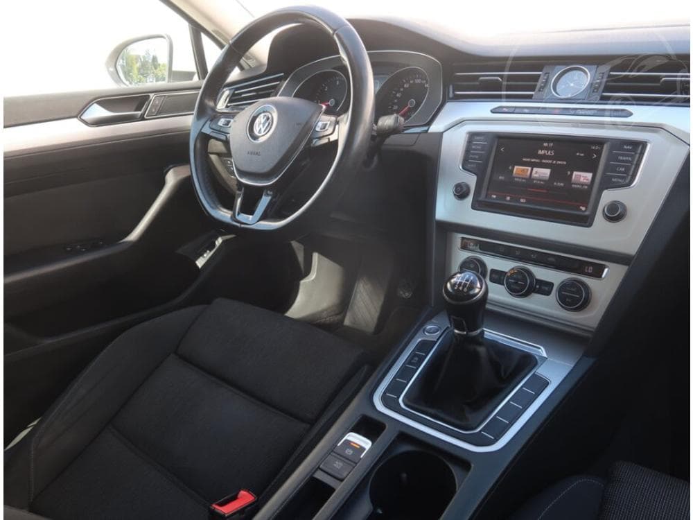 2015 Volkswagen PASSAT - 7