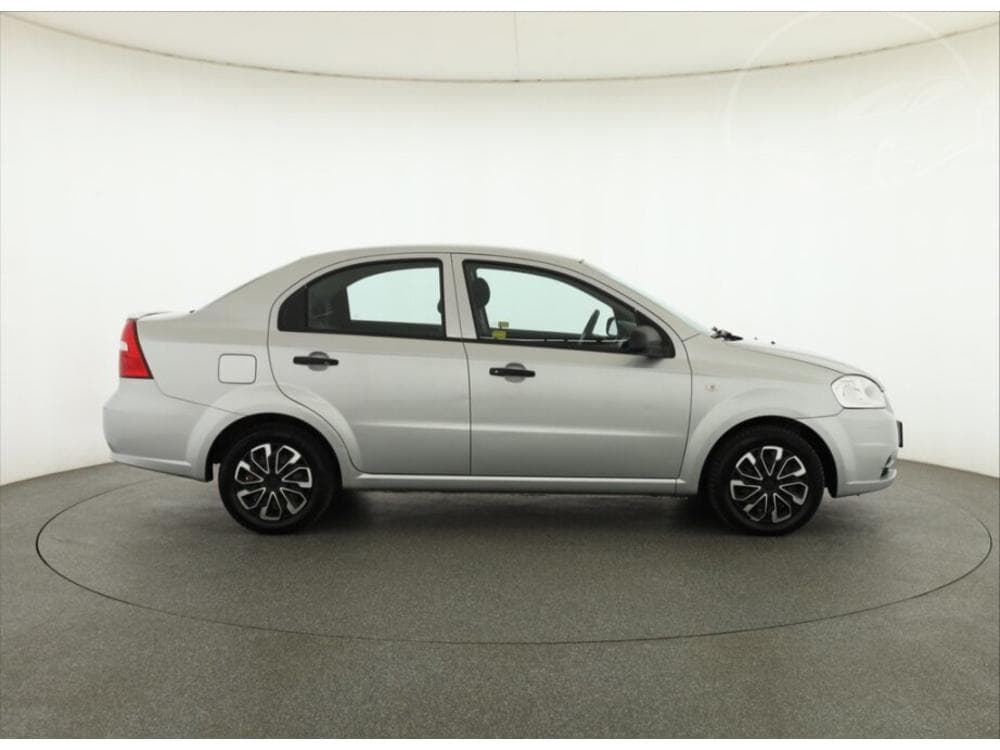 2010 Chevrolet AVEO - 6