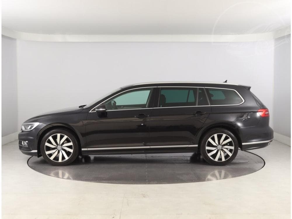 2019 Volkswagen PASSAT - 7