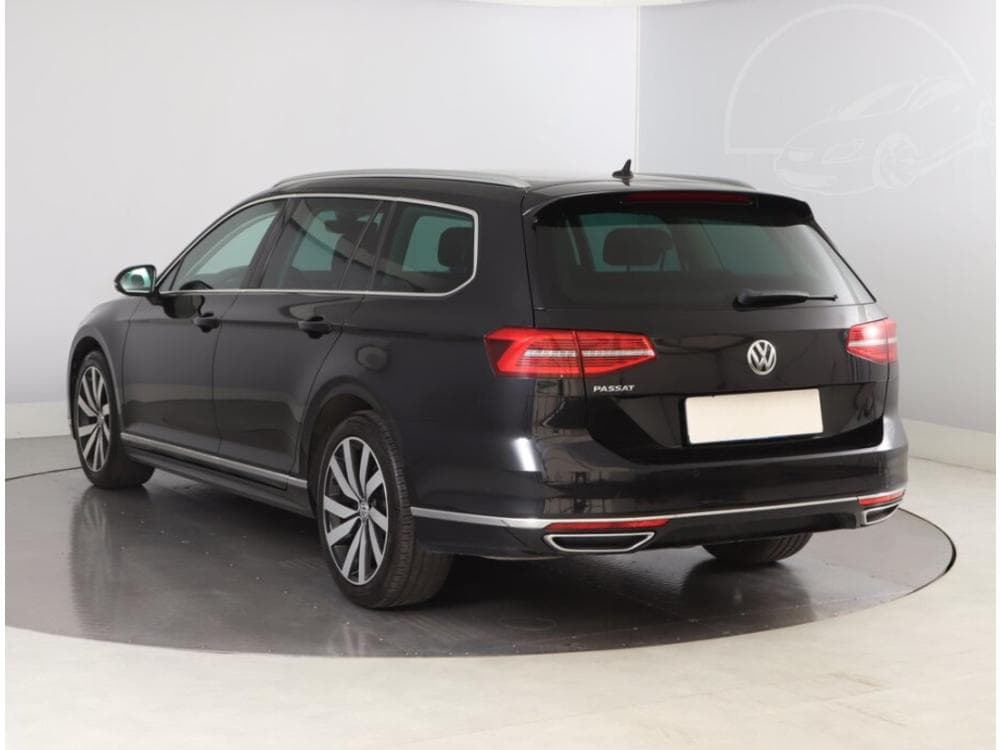 2019 Volkswagen PASSAT - 10