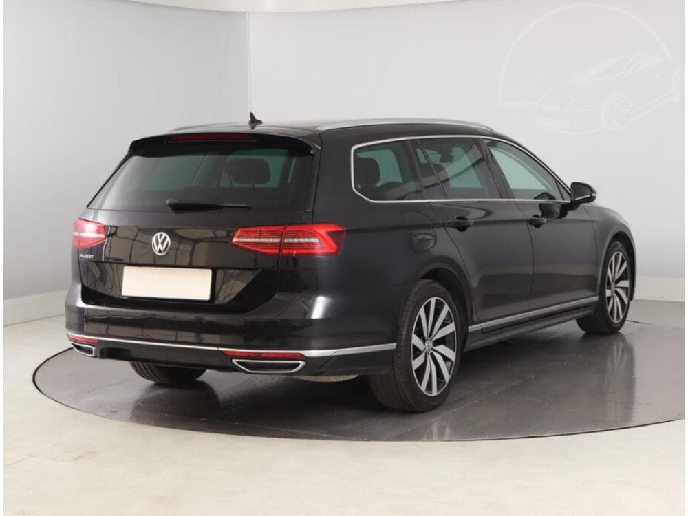 2019 Volkswagen PASSAT - 13
