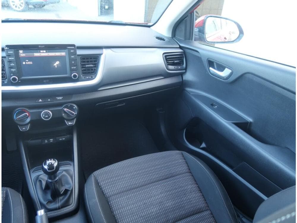 2017 Kia STONIC - 8