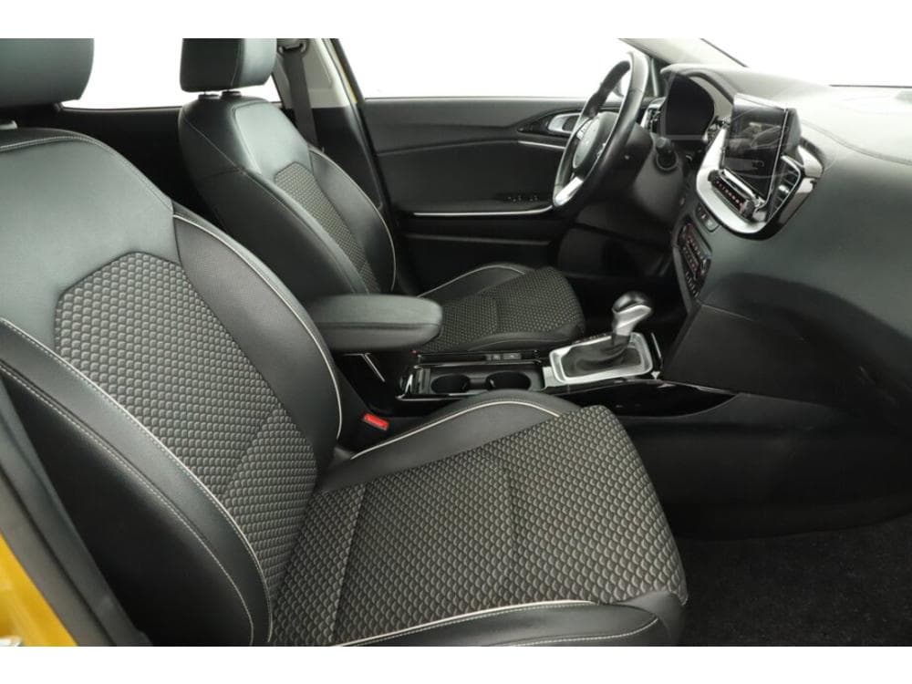 2022 Kia XCEED - 13