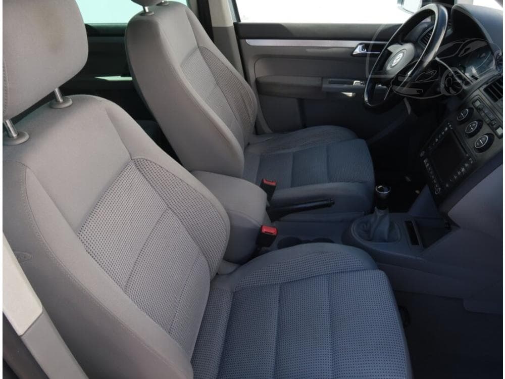 2003 Volkswagen TOURAN - 9