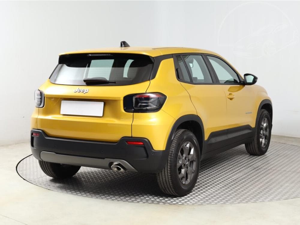 2025 Jeep AVENGER - 9