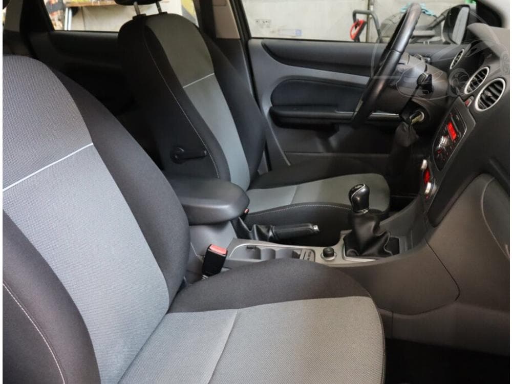 2011 Ford FOCUS - 9