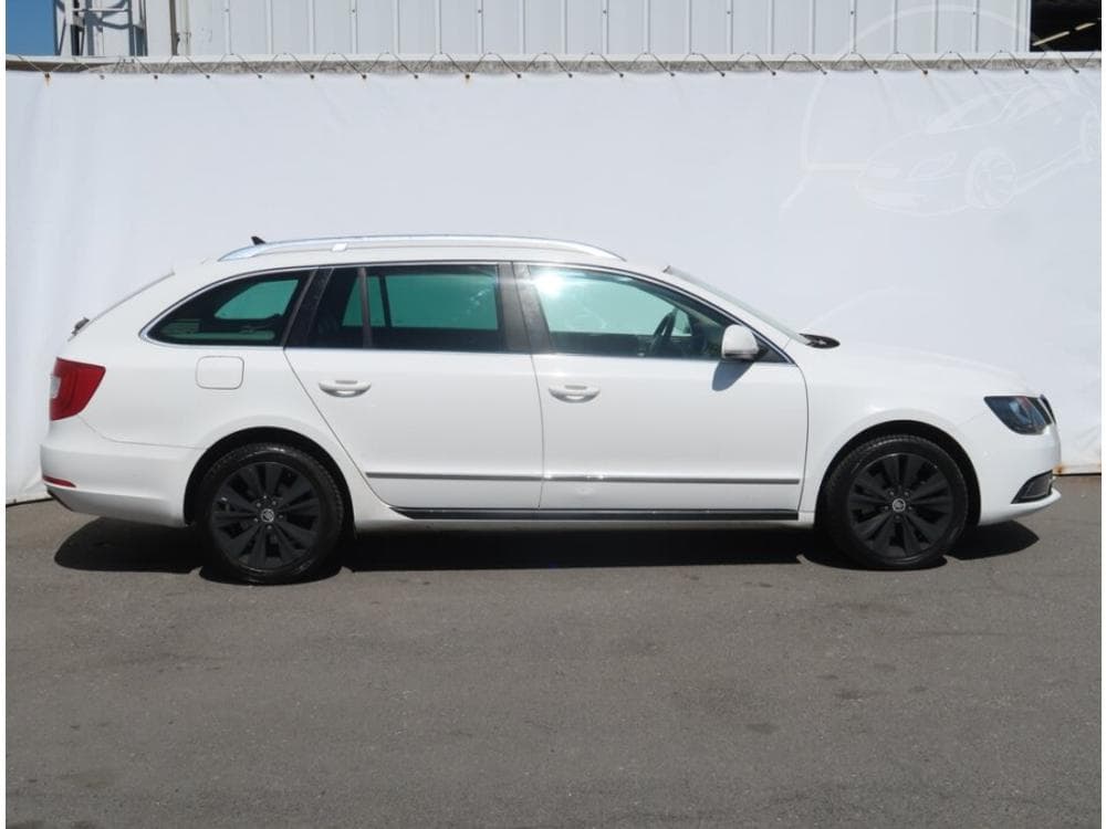 2014 Škoda SUPERB - 6