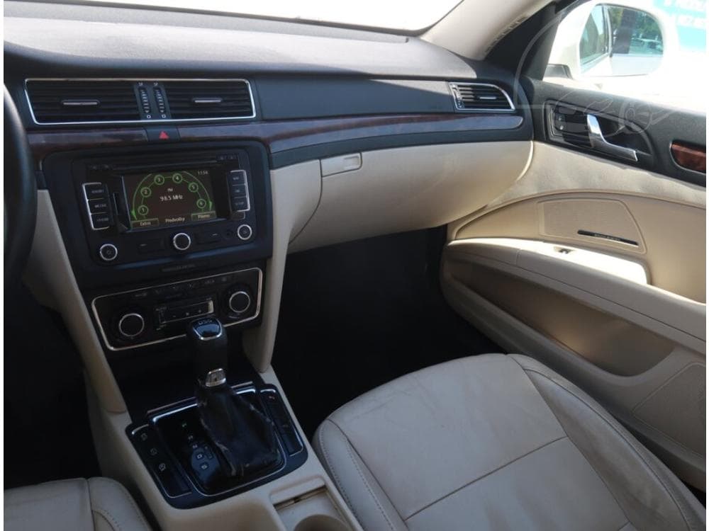 2014 Škoda SUPERB - 8