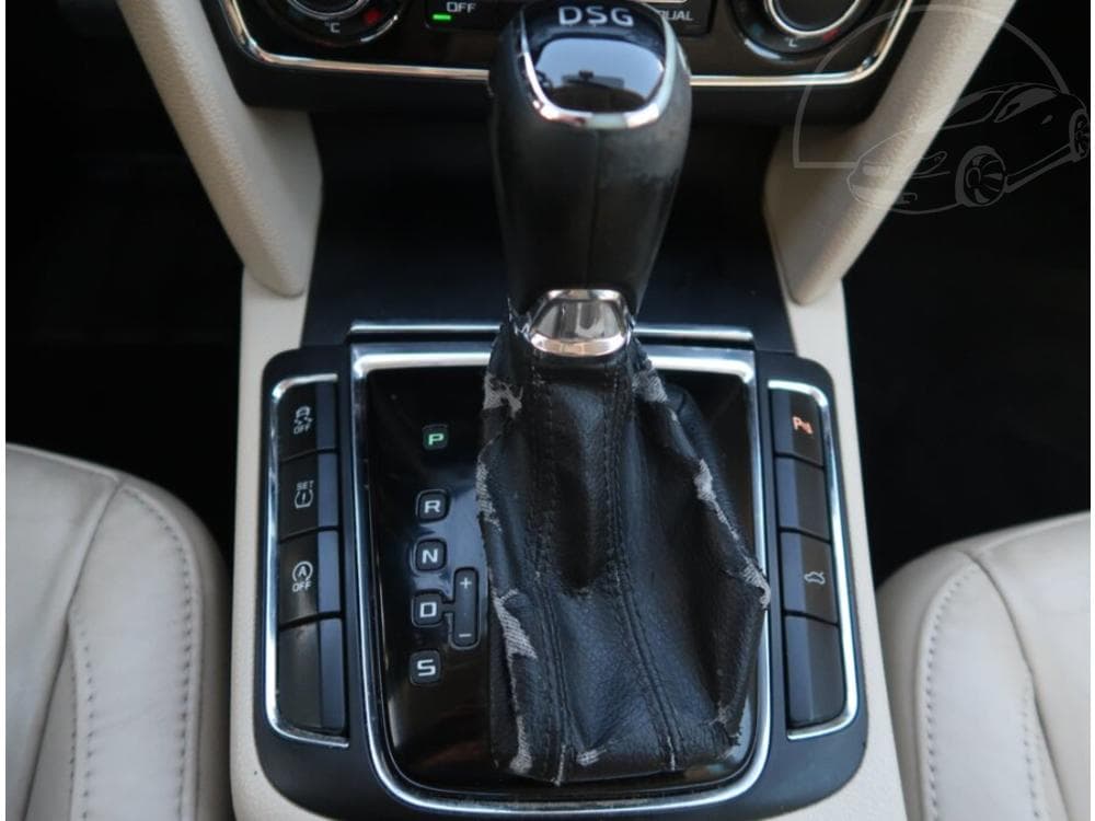 2014 Škoda SUPERB - 13