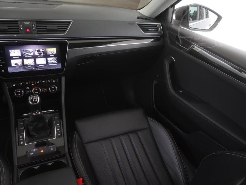 2023 Škoda SUPERB - 15