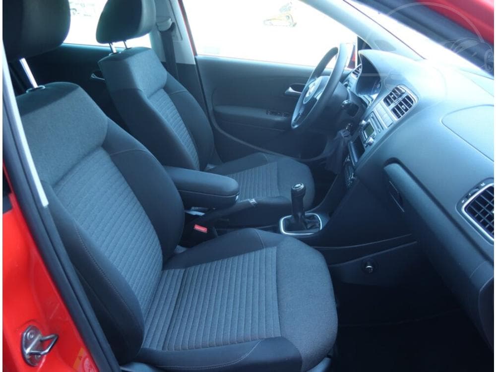 2010 Volkswagen POLO - 9
