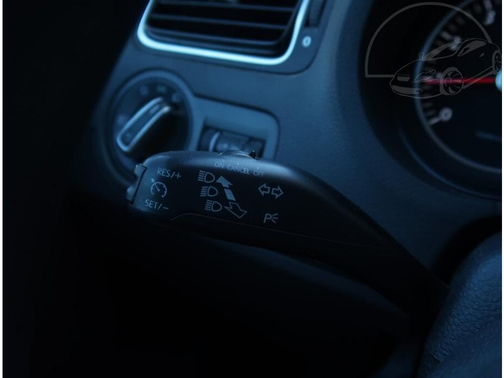 2010 Volkswagen POLO - 14