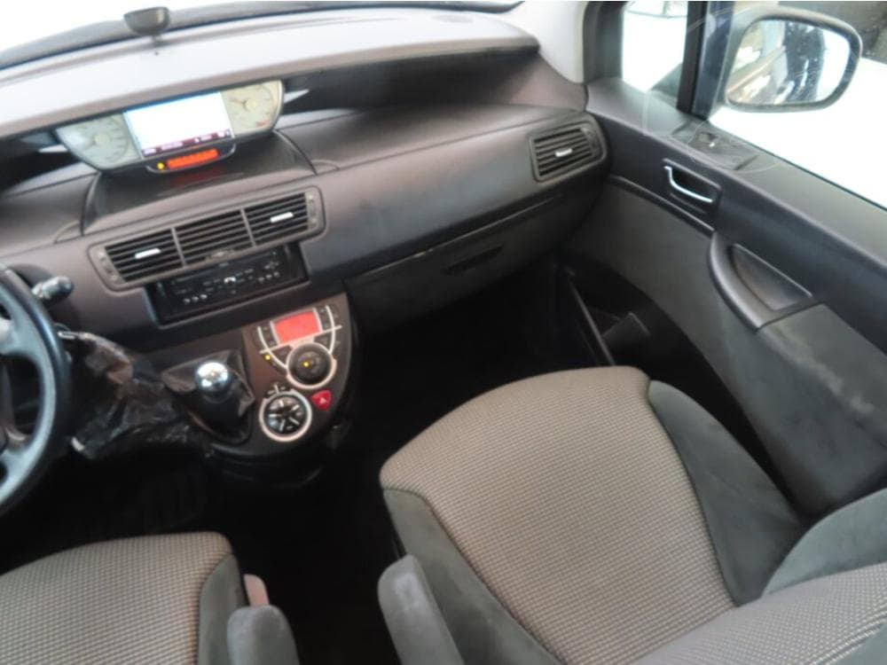 2014 Peugeot 807 - 8