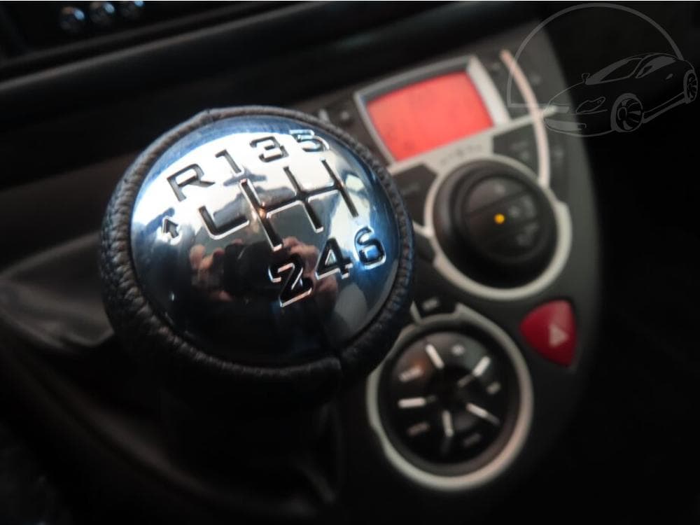2014 Peugeot 807 - 12