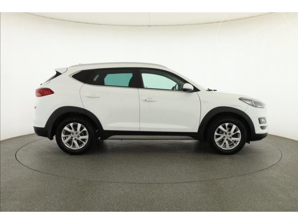 2020 Hyundai TUCSON - 16