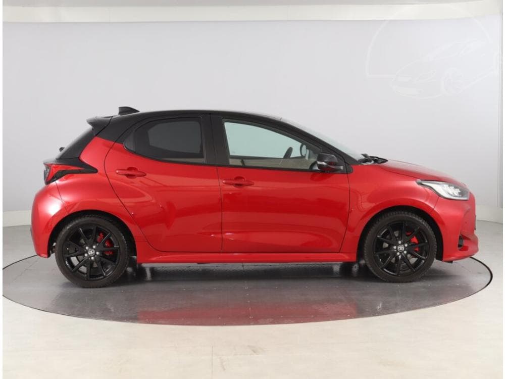 2023 Toyota YARIS - 11