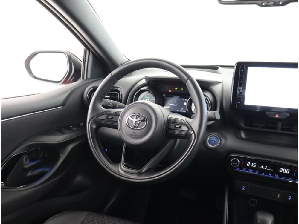2023 Toyota YARIS - 13