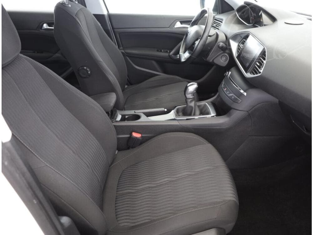2017 Peugeot 308 - 7