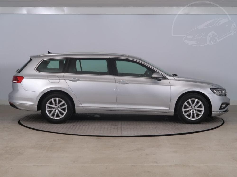 2020 Volkswagen PASSAT - 16