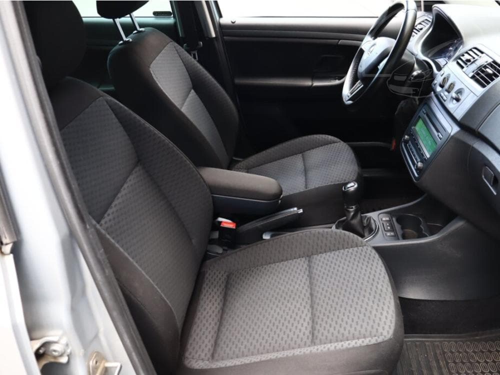 2014 Škoda FABIA - 13