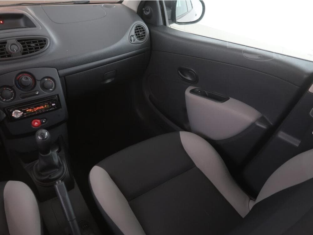 2010 Renault CLIO - 8