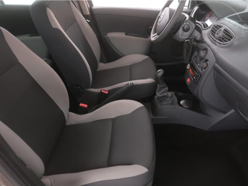 2010 Renault CLIO - 9