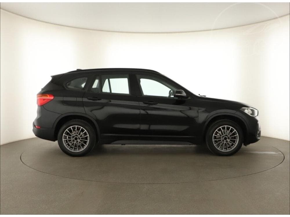 2021 BMW X1 - 11