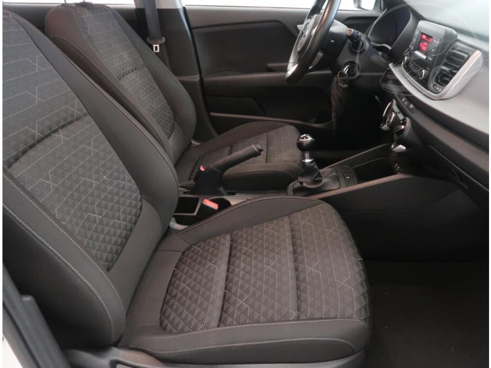 2018 Kia RIO - 9