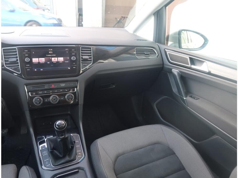 2018 Volkswagen GOLF - 8