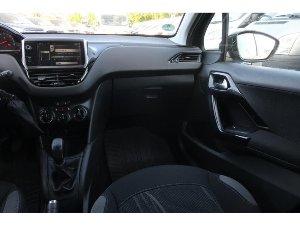 2014 Peugeot 208 - 8