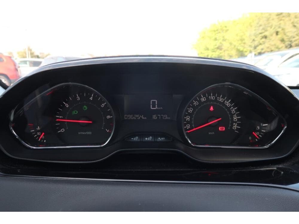 2014 Peugeot 208 - 11